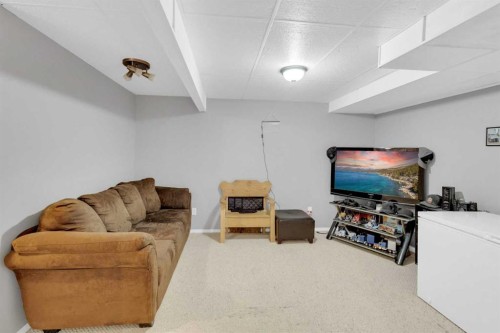 124 Kendrew Drive, Red Deer, AB 