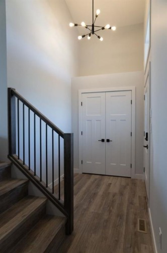 8 Henner'S Place, Lacombe, AB 