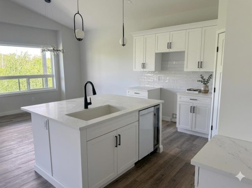 8 Henner'S Place, Lacombe, AB 