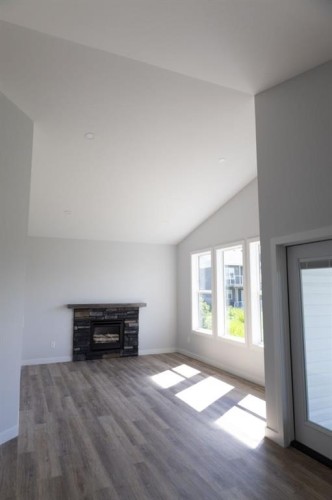8 Henner'S Place, Lacombe, AB 