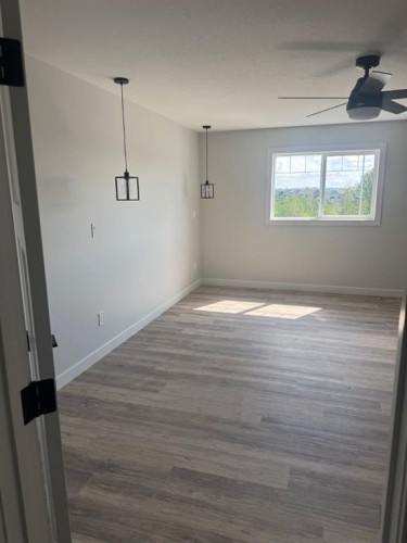 8 Henner'S Place, Lacombe, AB 