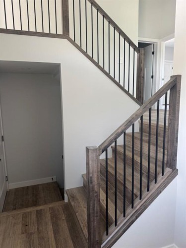 8 Henner'S Place, Lacombe, AB 
