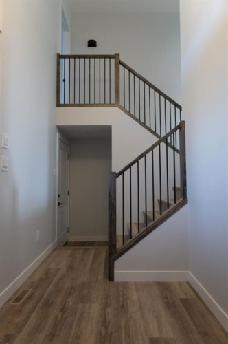 8 Henner'S Place, Lacombe, AB 