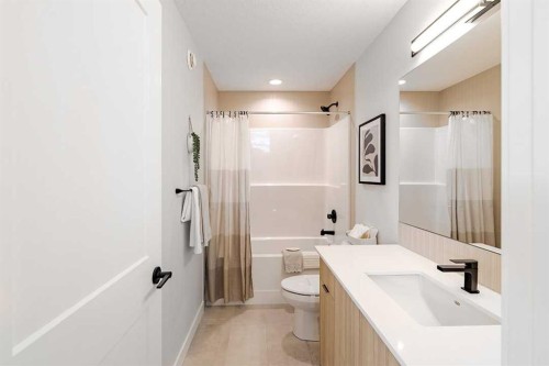 70 Rosemary Gardens Se, Calgary, AB 