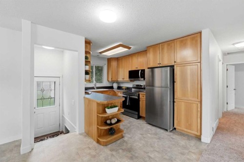 5012 38A Avenue, Red Deer, AB 
