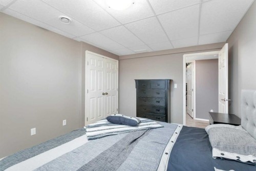 8 Hansen Close, Sylvan Lake, AB 