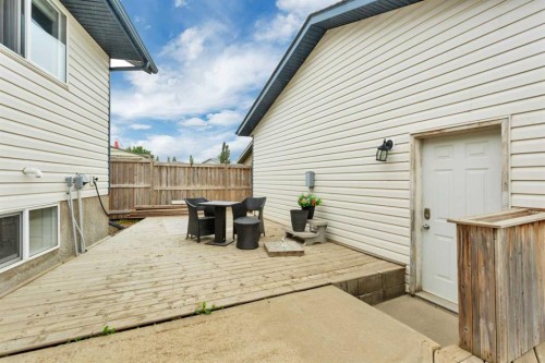 8 Hansen Close, Sylvan Lake, AB 