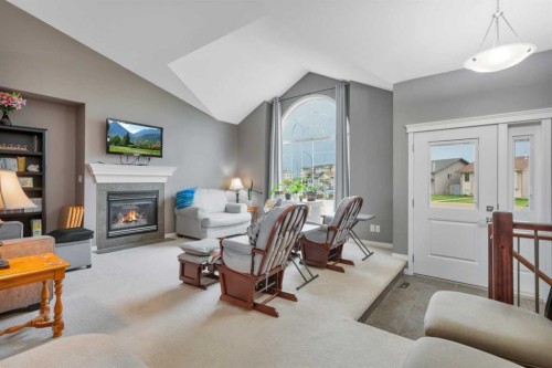 8 Hansen Close, Sylvan Lake, AB 