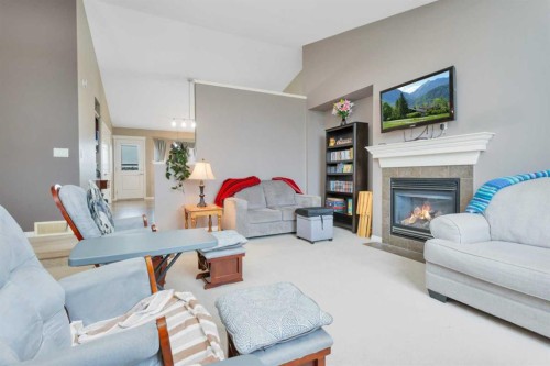 8 Hansen Close, Sylvan Lake, AB 