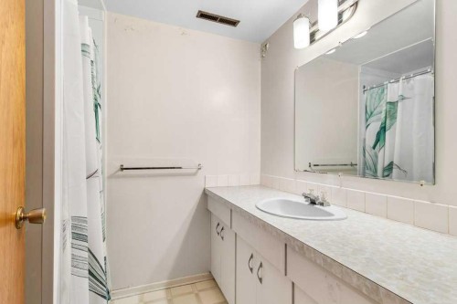 3515 43A Avenue, Red Deer, AB 