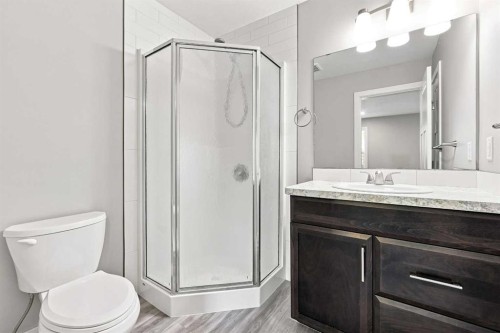 3237 55 Avenue, Red Deer, AB 