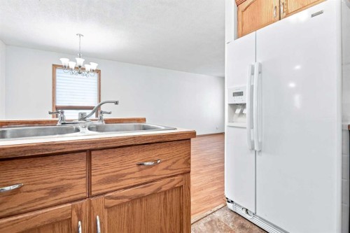 3809 50 Avenue, Sylvan Lake, AB 