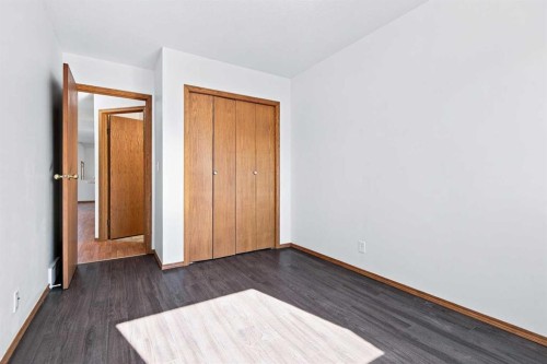 3809 50 Avenue, Sylvan Lake, AB 