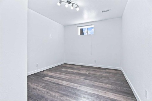3809 50 Avenue, Sylvan Lake, AB 