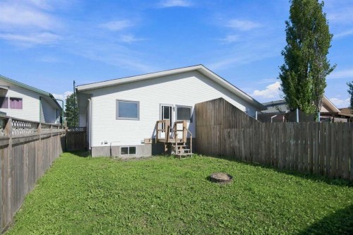 3809 50 Avenue, Sylvan Lake, AB 