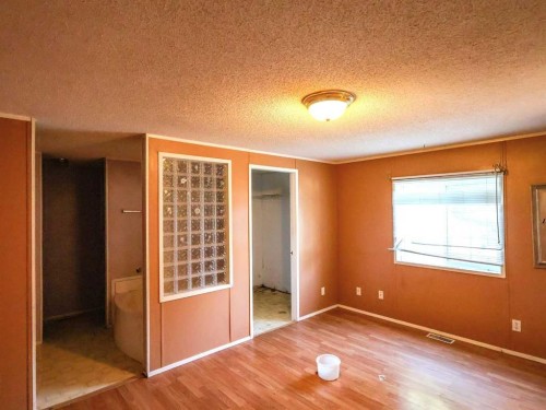 6024 Spruce Crescent, Stettler, AB 