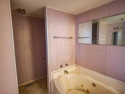 6024 Spruce Crescent, Stettler, AB 