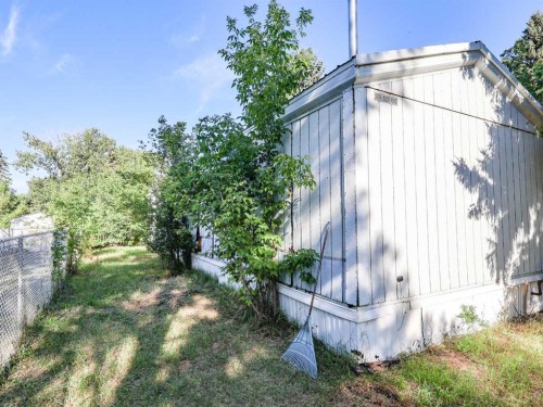 6024 Spruce Crescent, Stettler, AB 
