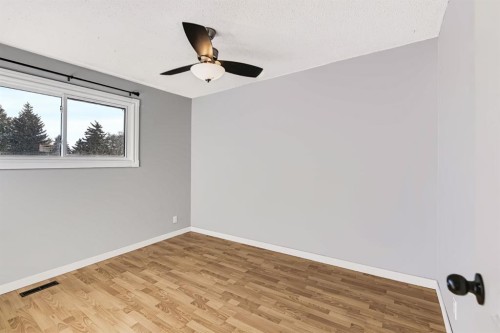 29 Abbott Close, Red Deer, AB 