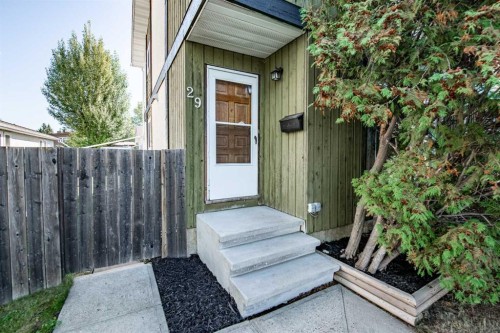 29 Abbott Close, Red Deer, AB 