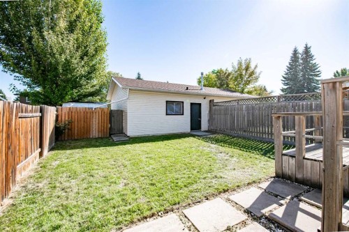 29 Abbott Close, Red Deer, AB 