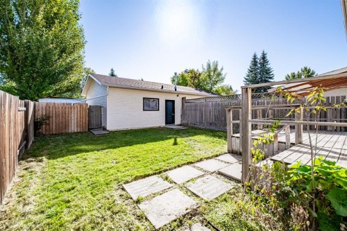 29 Abbott Close, Red Deer, AB 