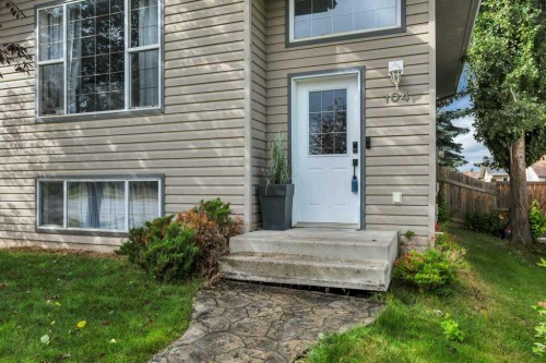 104 Old Boomer Road, Sylvan Lake, AB 