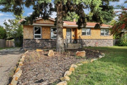 70 Sherwood Crescent  Red Deer, AB T4N 0A6