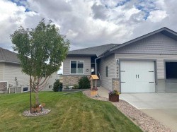 3807 75 Street Camrose, AB T4V 4C6