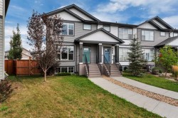 30 Hawthorn Place Sylvan Lake, AB T4S 0S2