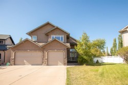 11 Aldrich Close Red Deer, AB T4R 3R5