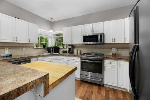 12 Iron Wolf Ridge, Lacombe, AB 