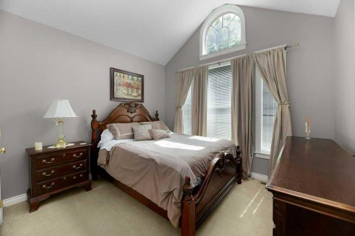 12 Iron Wolf Ridge, Lacombe, AB 