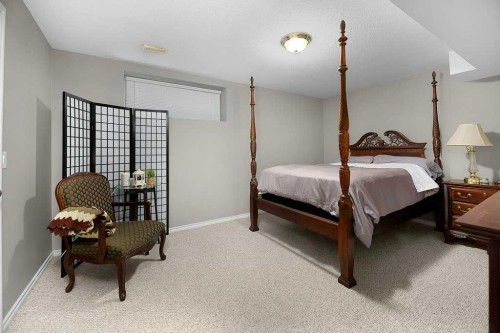 12 Iron Wolf Ridge, Lacombe, AB 