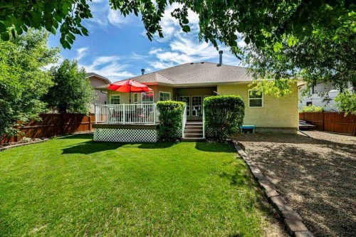 12 Iron Wolf Ridge, Lacombe, AB 