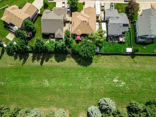 12 Iron Wolf Ridge, Lacombe, AB 