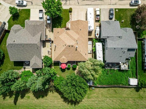 12 Iron Wolf Ridge, Lacombe, AB 