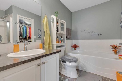 67 Arnold Close, Red Deer, AB 