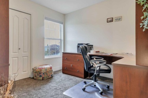 67 Arnold Close, Red Deer, AB 