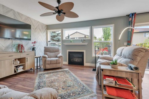 67 Arnold Close, Red Deer, AB 
