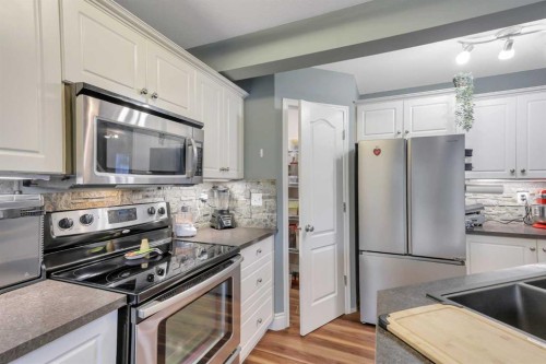 67 Arnold Close, Red Deer, AB 