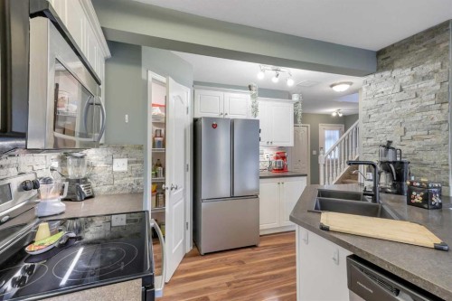 67 Arnold Close, Red Deer, AB 