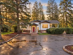 18 College Park Drive Red Deer, AB T4P 0M7