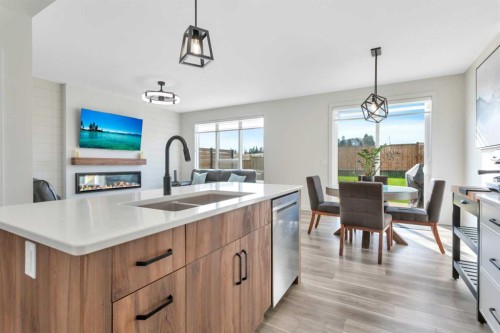103 Crestview Boulevard, Sylvan Lake, AB 