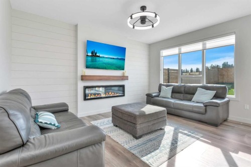 103 Crestview Boulevard, Sylvan Lake, AB 