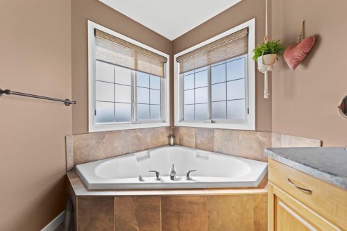 7510 40 Avenue, Camrose, AB 