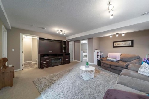 7510 40 Avenue, Camrose, AB 