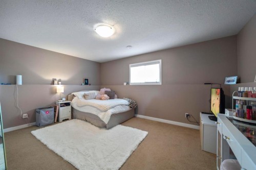 7510 40 Avenue, Camrose, AB 