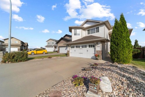 7510 40 Avenue, Camrose, AB 