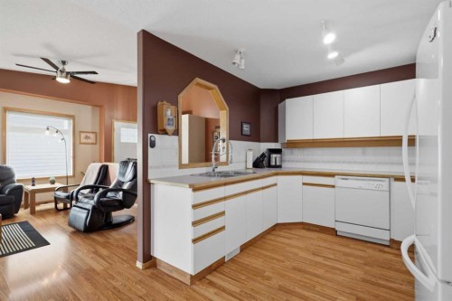 14 Wildrose Drive, Sylvan Lake, AB 